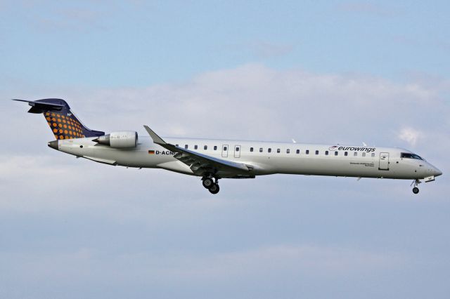 Canadair Regional Jet CRJ-900 (D-ACNF)