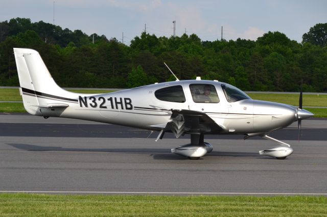 Cirrus SR-22 (N321HB) - WALLACE INDUSTRIAL INC at KJQF - 5/30/18