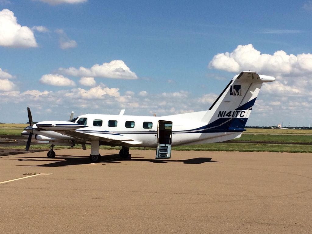 Piper Cheyenne 400 (N141TC)