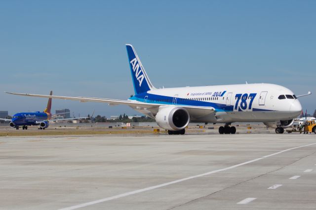 Boeing 787-8 (JA820A)