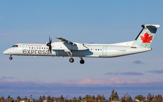 de Havilland Dash 8-400 (C-GGBF)