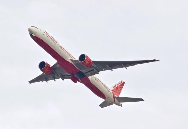 BOEING 777-300ER (VT-ALP)