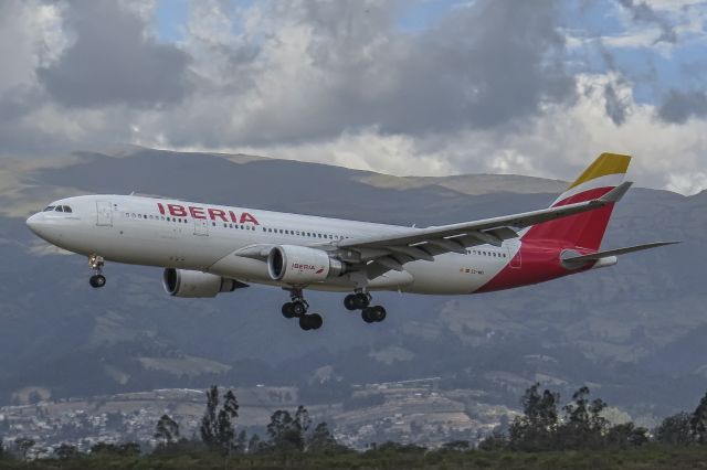 Airbus A330-200 (EC-MKI) - First visit of Iberias A332 to Quito.