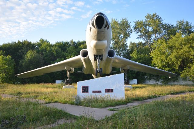 Tupolev Tu-16 —