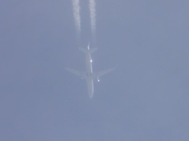 Embraer 175 (N612UX)