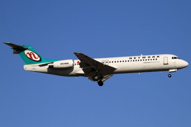 Fokker 100 (VH-NHI)