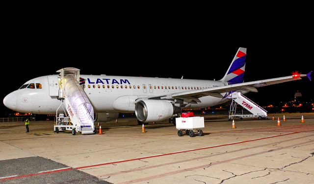 PR-MYR — - PR-MYR  Airbus A320-214 LATAM Airlines Brasil