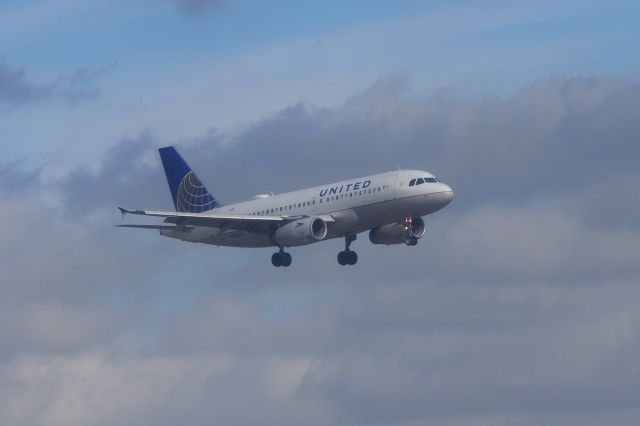 Airbus A319 (N837UA)