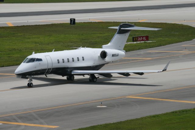 Bombardier Challenger 300 (N83JJ)