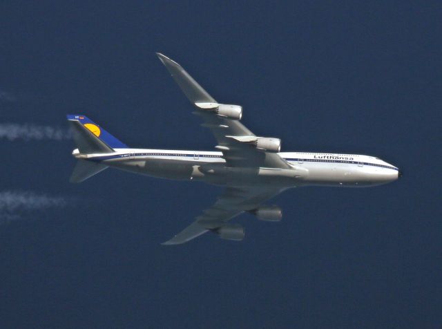 BOEING 747-8 (D-ABYT) - 748 livree retro , le 10-10-2015 GRU-FRA  36 000 ft vertical vendee