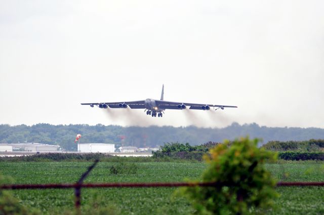 Boeing B-52 Stratofortress — - Windsor International Airshow 2011