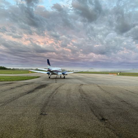 Beechcraft King Air 90 (C-FNED)