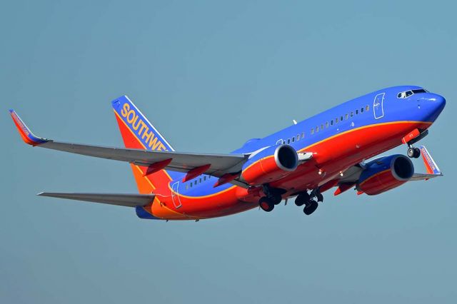 Boeing 737-700 (N272WN) - Southwest Boeing 737-7H4 N272WN at Phoenix Sky Harbor on December 18, 2017.