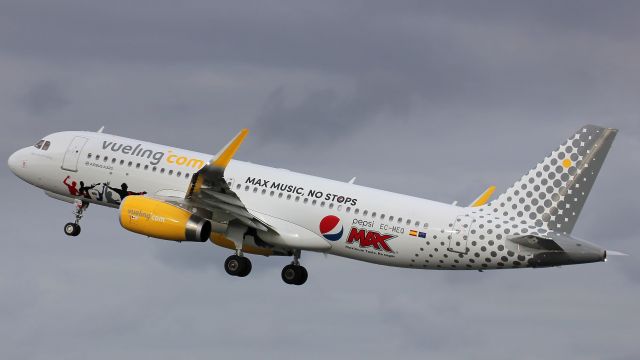 Airbus A320 (EC-MEQ)