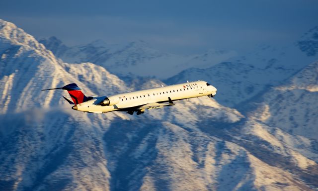 Canadair Regional Jet CRJ-900 (N800SK)