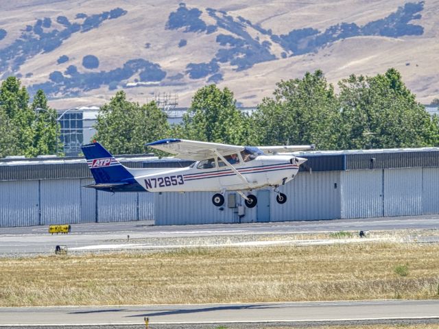 Cessna Skyhawk (N72653) - June 2020 Cessna 172R touch and go at Livermore Municipal Airport, CA