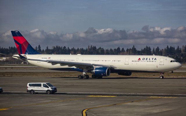 Airbus A330-300 (N823NW)