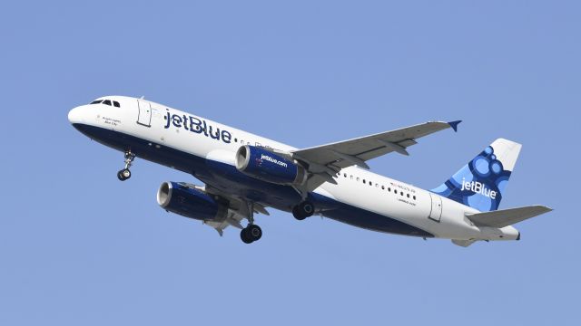 Airbus A320 (N629NB) - Departing LAX on 25R