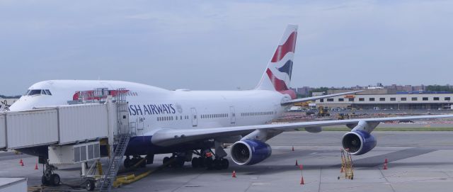 Boeing 747-400 (G-CIVR)