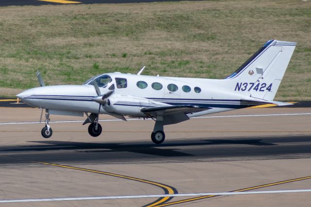 Cessna 421 (N37424)