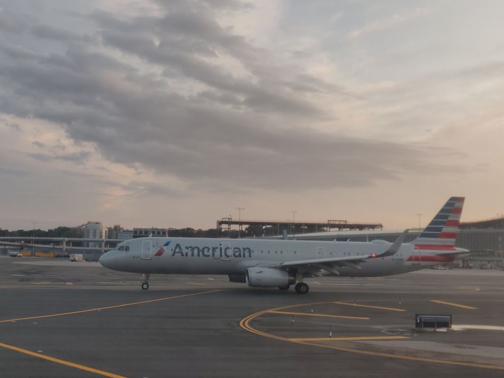 Airbus A321 (N150NN)