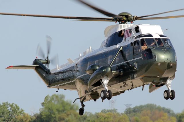 Sikorsky Sea King (15-9350) - Aug 11, 2012 - USMC VH-3D Sea King (159350) about to land at KDPA