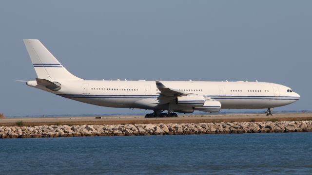 Airbus A340-200 (SHU124) - AZ-124