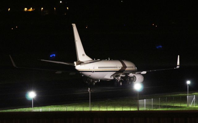 16-8981 — - usn c-40a 168981 at shannon this morning 6/4/16.