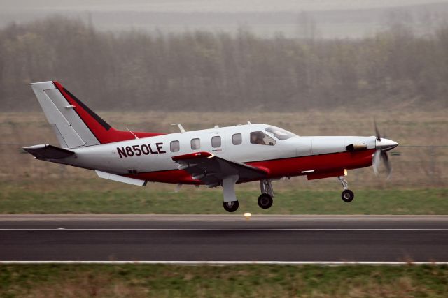 Socata TBM-850 (N850LE) - NICE COLOURS DURING GREY WEATHER