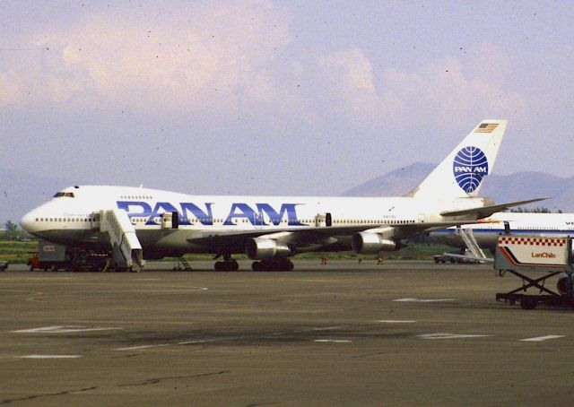 Boeing 747-200 (N4710U) - Santiago, Chile br /November 1986