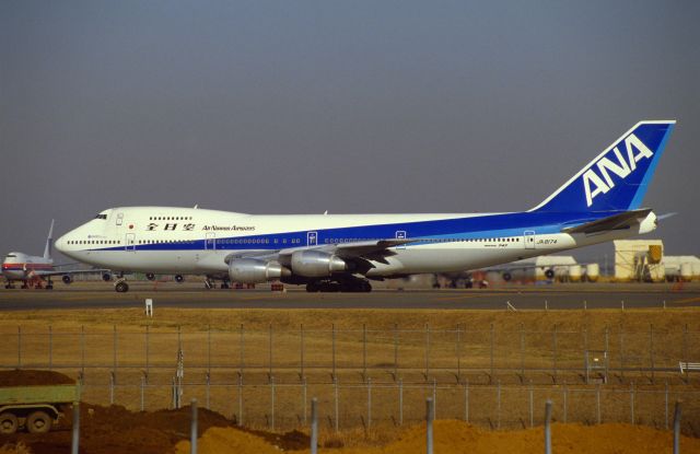 Boeing 747-200 (JA8174) - Departure at Narita Intl Airport Rwy34 1988/12/25