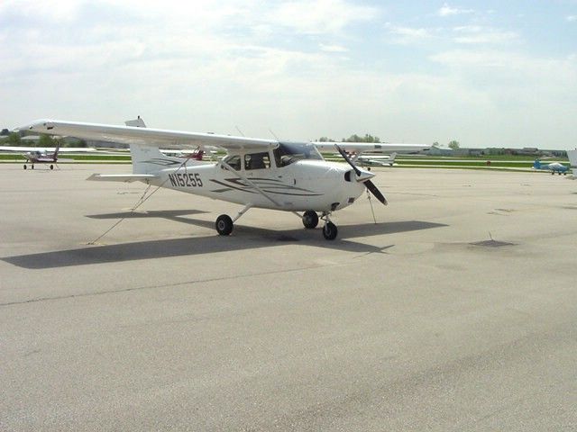 Cessna Skyhawk (N15255)