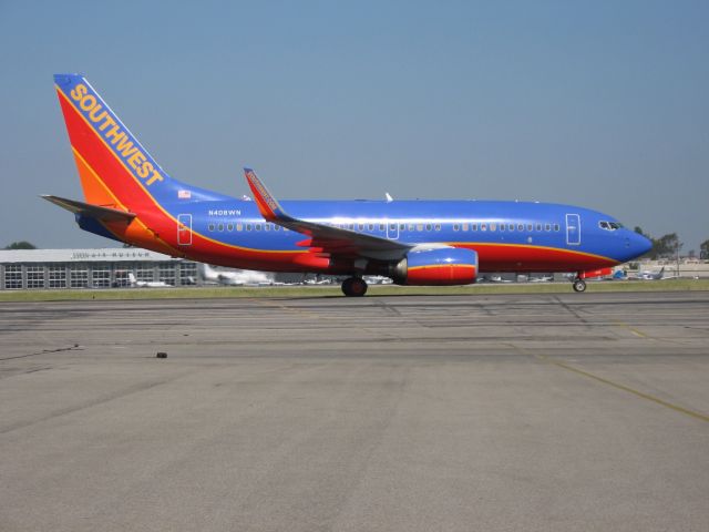 Boeing 737-700 (N408WN) - TAXIING TO GATE AFTER LANDING