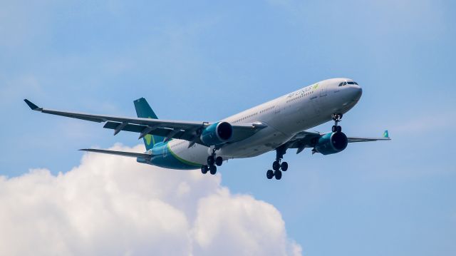 Airbus A330-300 (EI-EDY) - New livery