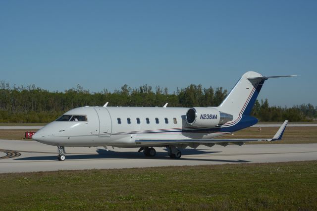 Canadair Challenger (N236WA)