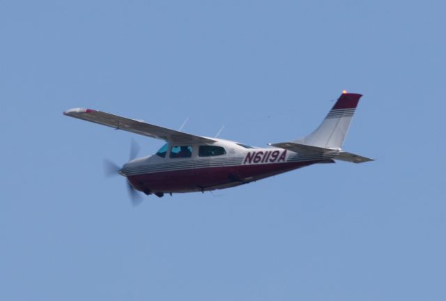 Cessna Centurion (N6119A) - A very well equipped two ten with a German MT composite propeller.