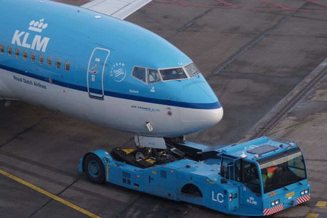 Boeing 737-700 (PH-BGH) - KLM B737-7K2 cn38053