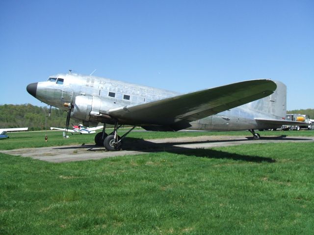 Douglas DC-3 (N4550J)