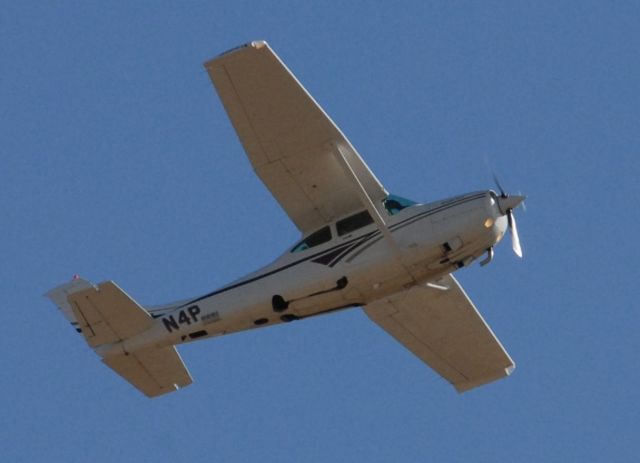 Cessna Skylane RG (N4P)