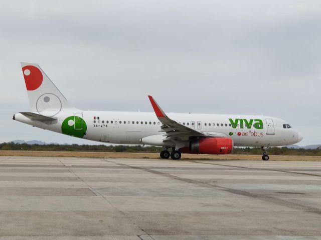 Airbus A320 (XA-VYA)