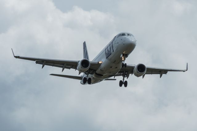 Embraer ERJ 175 (SP-LIQ) - Spotting EPRZ