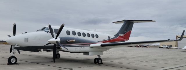 Beechcraft Super King Air 300 (N4KF)