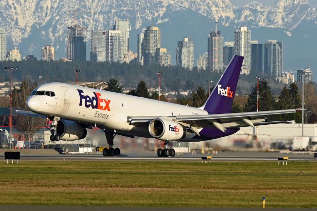 Boeing 757-200 (C-FMEQ)