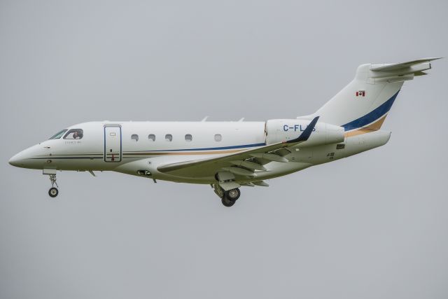 Embraer Legacy 450 (C-FLAS)