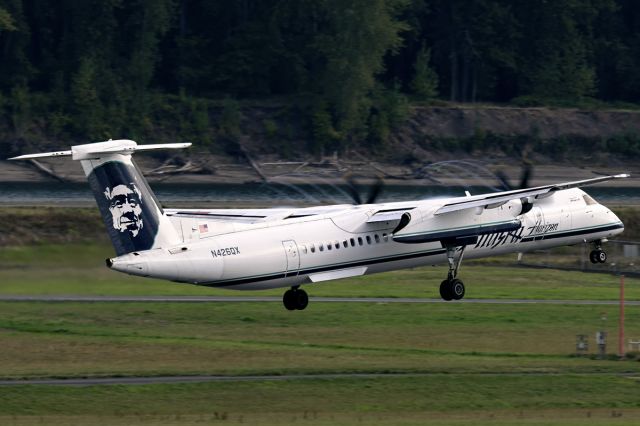 de Havilland Dash 8-400 (N426QX) - 18th Oct 2014