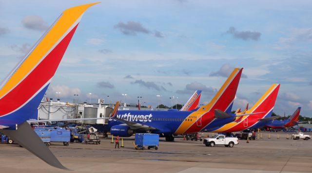 Boeing 737-700 (N747SA) - Busy ramp.