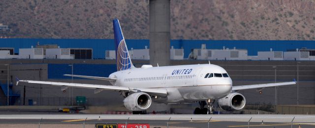 Airbus A320 (N444UA) - phoenix sky harbor 29NOV19