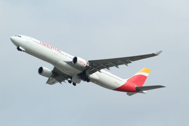 Airbus A330-300 (EC-LUB) - An Iberia A330-300 taking off from LHR on runway 27L.br /br /Location: Heathrow T5 Planespotting Point.br /Date: 12.10.22 (dd/mm/yy).