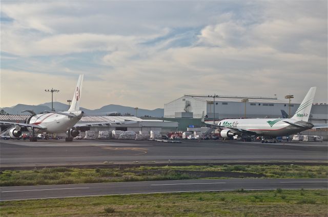 — — - Cargo ramp at México City Intl.