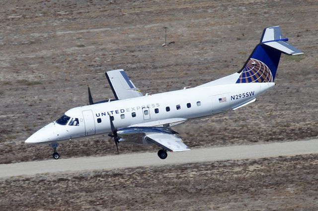 Embraer EMB-120 Brasilia (N295SW)